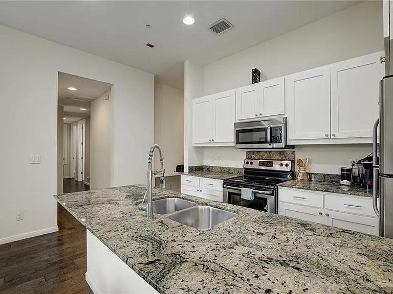 2708 San Pedro St #301 — Photo 7