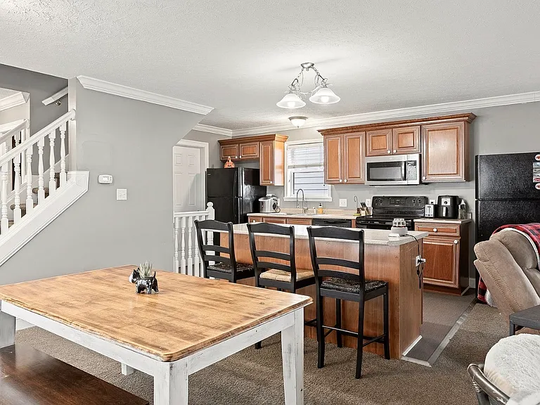 2020.5 Ruckle St — Photo 5