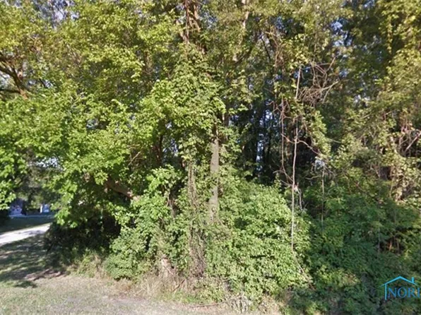 601 Beachview Rd, Curtice, OH 43412