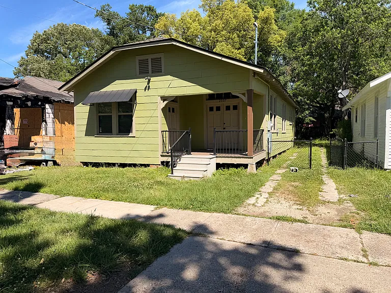 2537 Main St — Photo 9