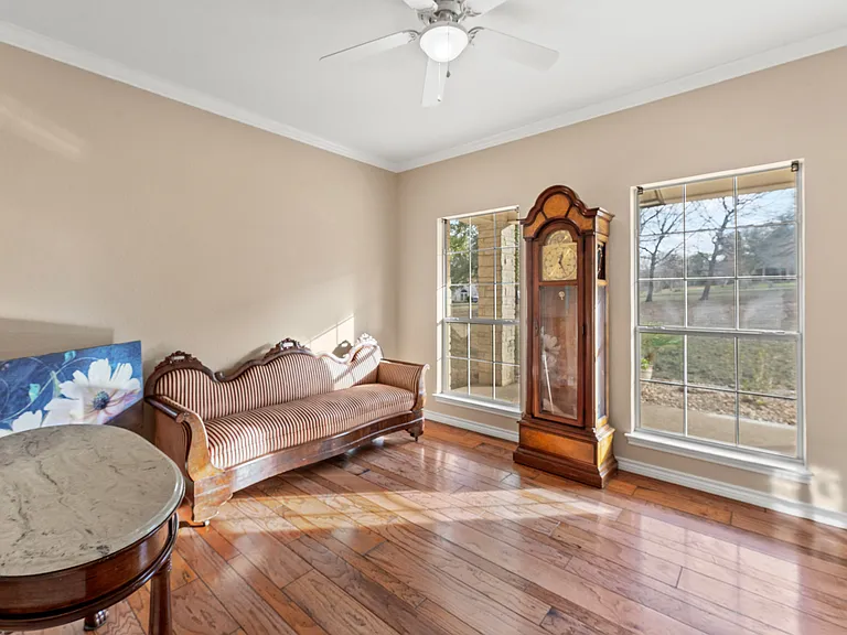 1060L Great Oaks — Photo 15