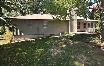 3rd image of 17 Collins Dr
