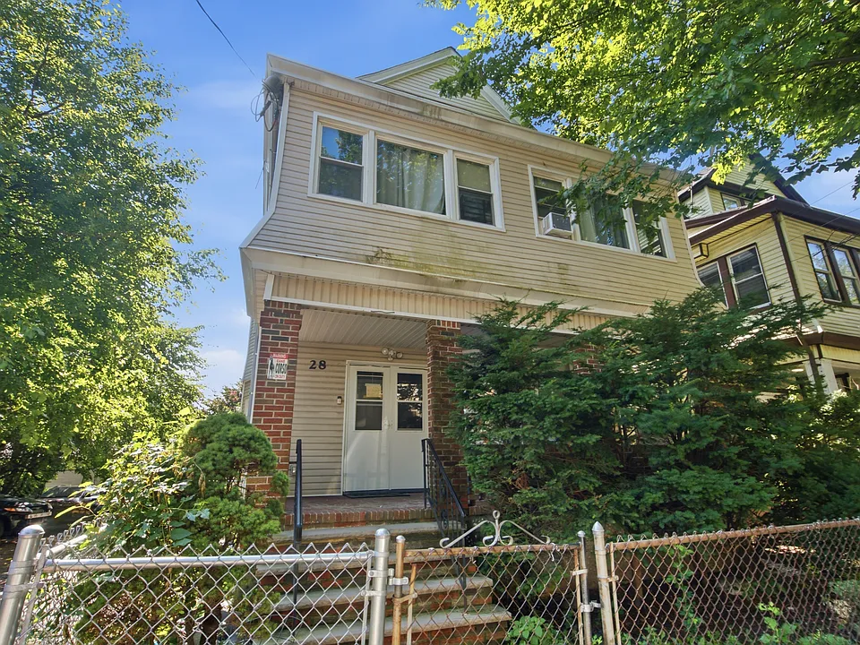 26 Seymour Ave #3