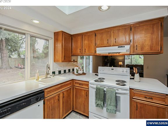 3rd image of 2420 Willona Dr