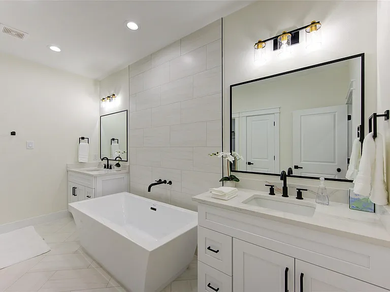 3406 Garapan St #B — Photo 22