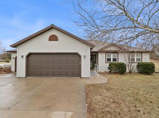 W7959 Jonathan Drive, Pardeeville, WI 53954