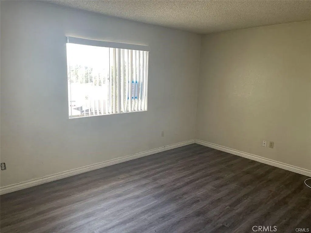 2 bed, 750 sqft, $2,000 — Photo 4