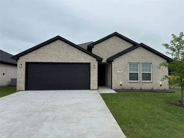 1305 Brad Kellar Dr, Greenville, TX 75402