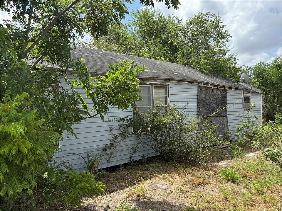 2nd image of 324 W Avenue B