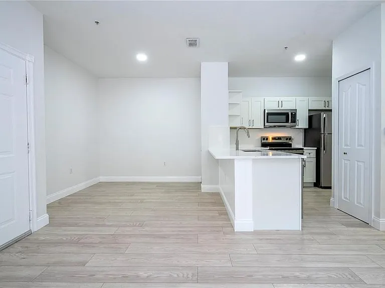 1375 Lake Shadow Cir #11103 — Photo 2