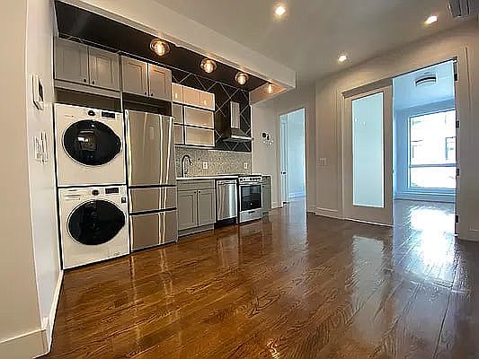 1st image of 92 Graham Ave #3A