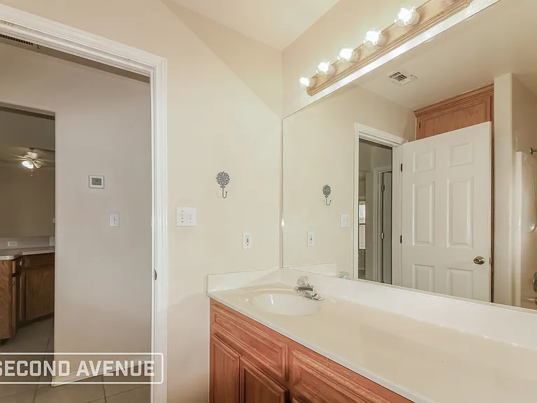 3818 Kitty Ln — Photo 16