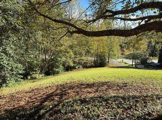 1516 Abington Rd, Lenoir, NC 28645