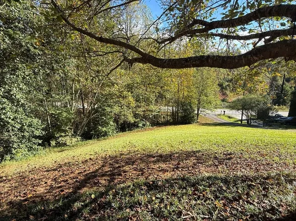 1516 Abington Rd, Lenoir, NC 28645