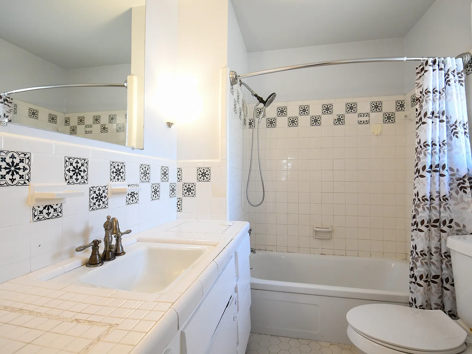 3534 Huntlee Drive - 1 — Photo 4