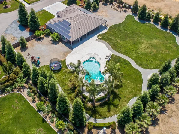 2208 W Benton Court, Exeter, CA 93221