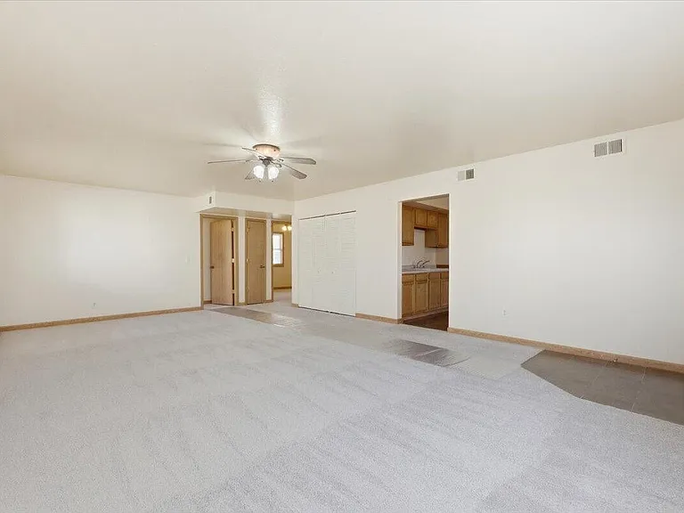 4009 Twin City Dr — Photo 2