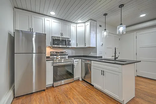 503 State St #202 Photo 1