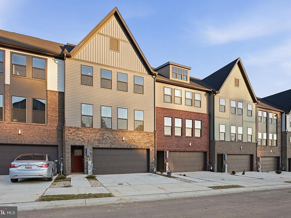 1st image of 1358 Crested Wood Dr