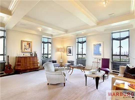 Sold by Warburg | media 23
