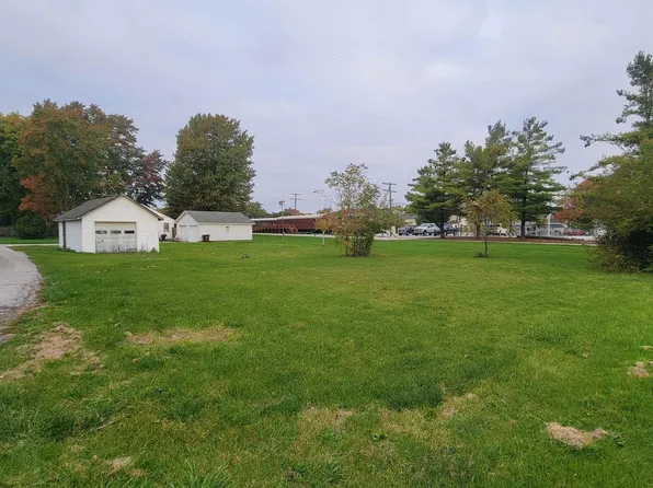 126 E Penn St, Sweetser, IN 46987