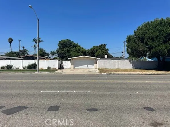 2435 W Broadway, Anaheim, CA 92804