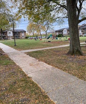 2nd image of 16W486 Lake Dr APT 207B