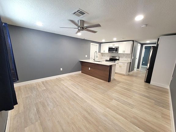 5th image of 4944 Elkner St