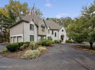 5220 S Oak Ct, Toledo, OH 43623