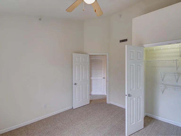 Scholar's Quad Collegiate Apartments — Photo 33