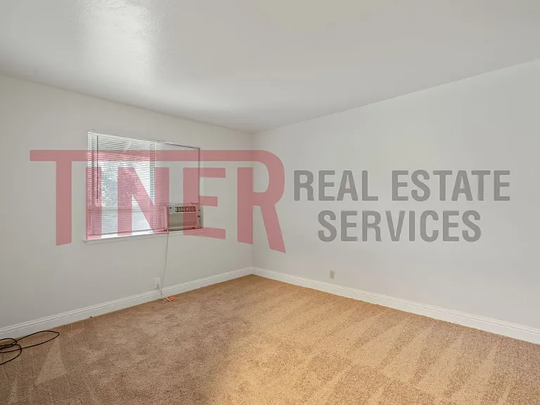 2848 Clover Ln — Photo 10