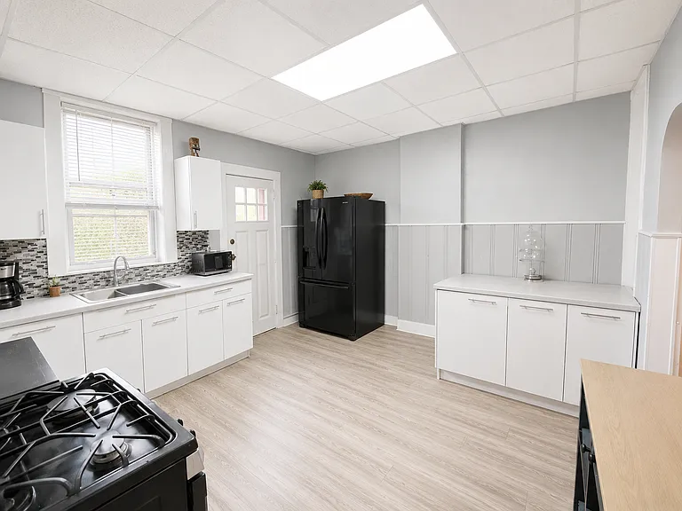 339 Valley St #1 — Photo 3