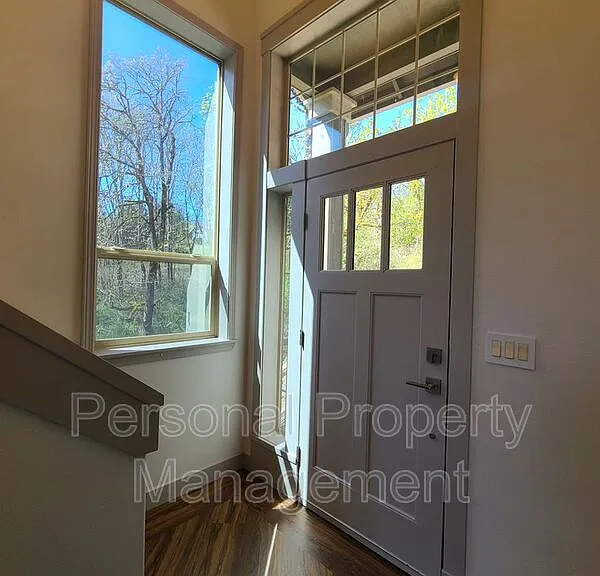 2085 34th St — Photo 6
