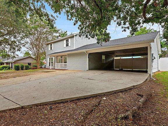 4th image of 207 Candace Ct