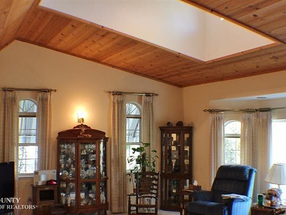 4th image of 18193 Fair Oaks Dr