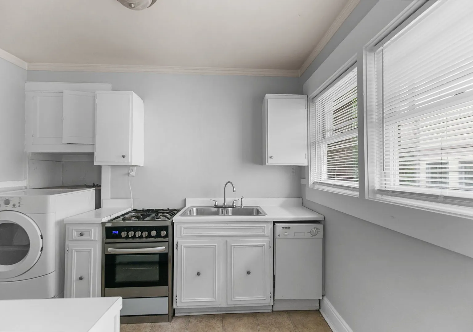 Highland Oaks Apartments — Photo 2