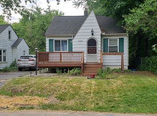 4000 Lomley Ave, Waterford, MI 48329