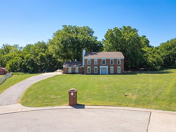 2nd image of 1023 Lake Front Ct