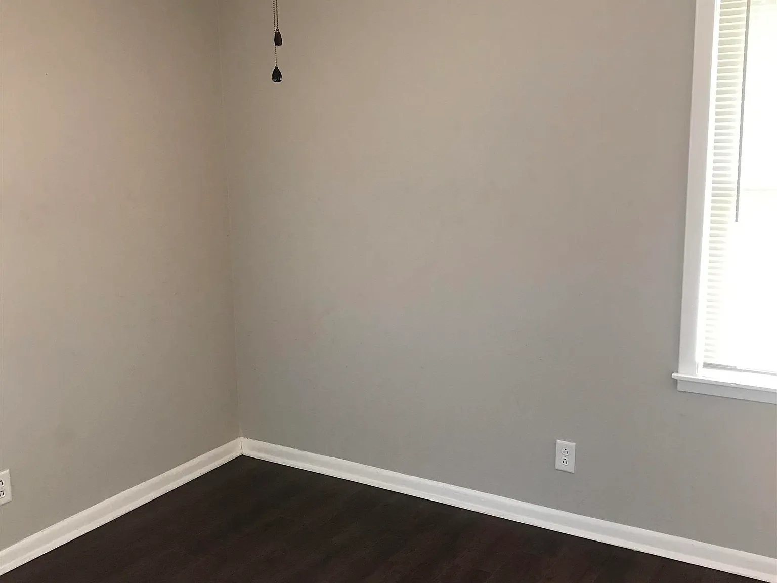 3 bed, 1.5 bath, 1003 sqft, $1,200 — Photo 4