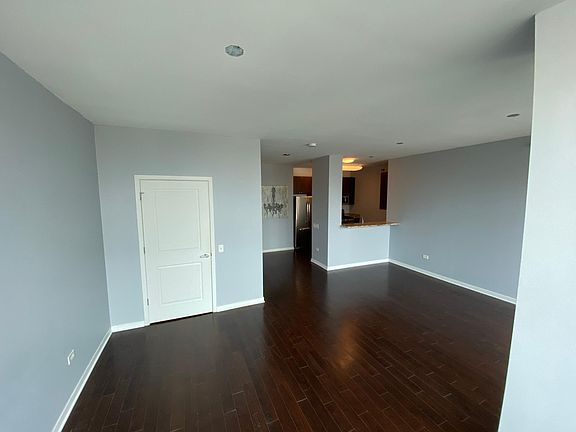 3rd image of 757 N Orleans St APT 901