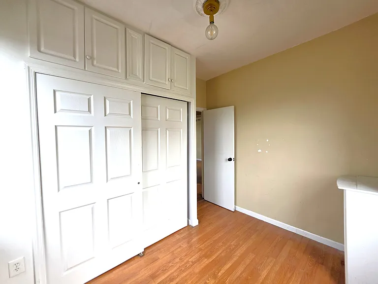 21-77 33rd St #5H — Photo 13