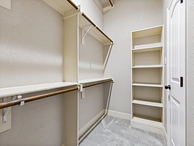455 Chisholm Trl — Photo 16