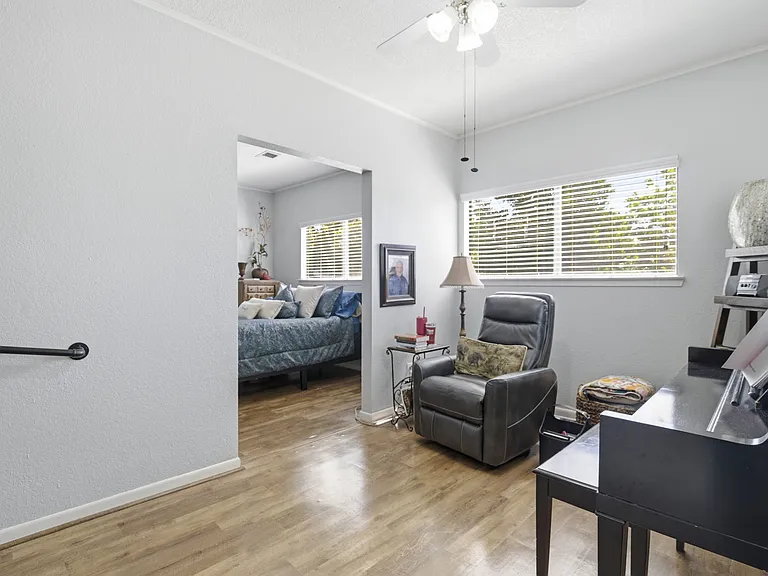 701 Oakland Hills Ln — Photo 15
