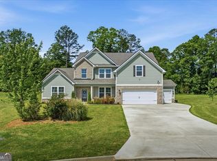 2 Whites Pond Rd, Moreland, GA 30259