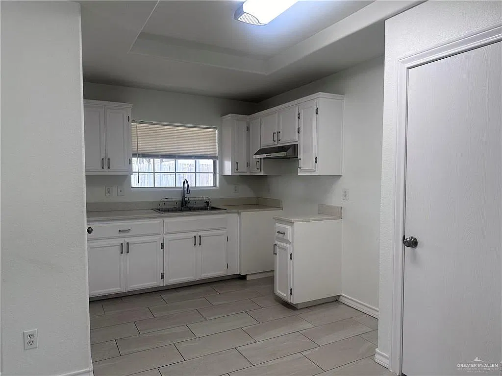 4 bed, 2.0 bath, 1386 sqft, $1,550 — Photo 3