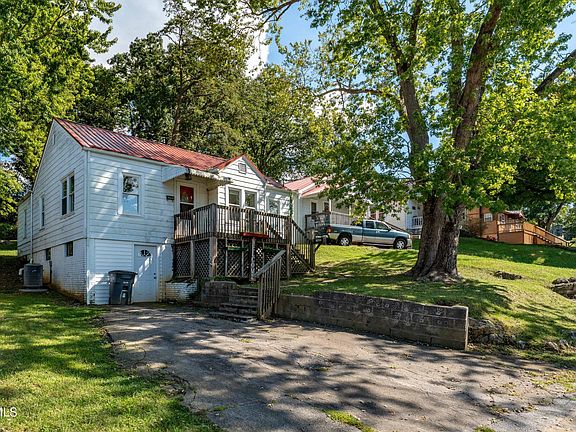 3rd image of 1437 Miller St