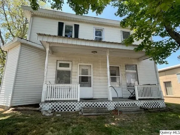 110 N Warsaw St, Ursa, IL 62376