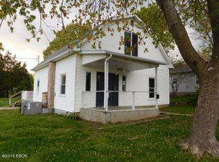 1302 Burgess Ave, Johnston City, IL 62951