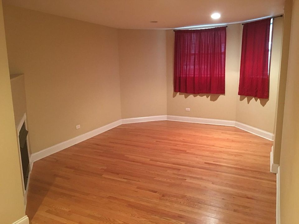 2nd image of 5882 N Ridge Ave