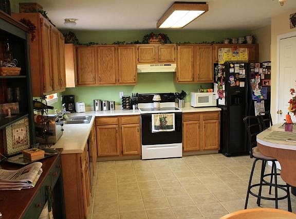 3rd image of 710 W Aberdeen Dr